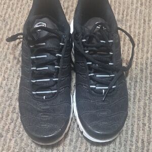 Nike Air Max Plus 7.5